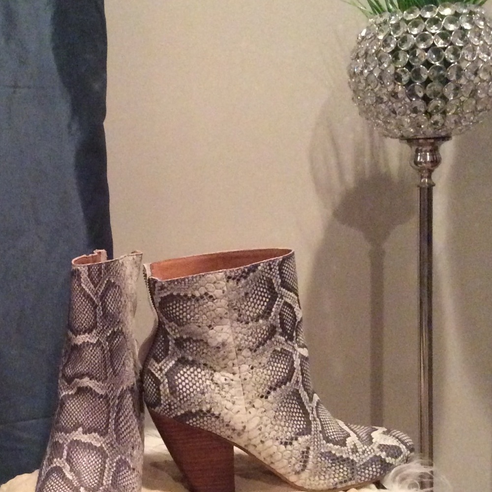 Ankle boots